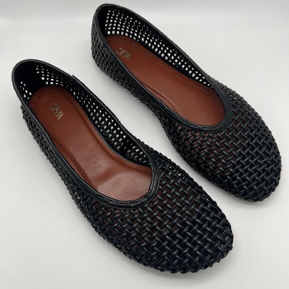 Zara Black Woven Loafers Women's Sz 38 Open Weave Round Toe Flats Plastic Shoes - Picture 1 of 7